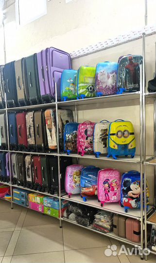 Детский чемодан на колесиках (новый)