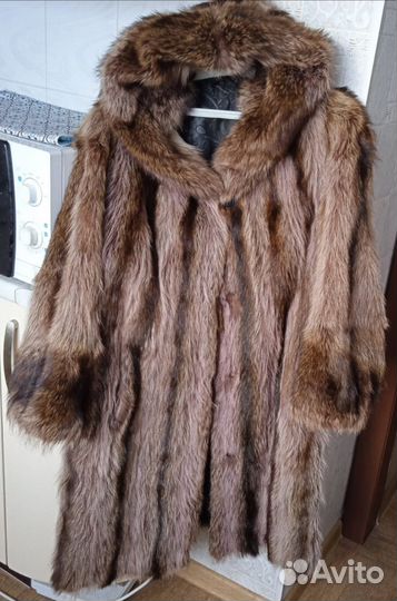 Шуба енотовая 50- 52