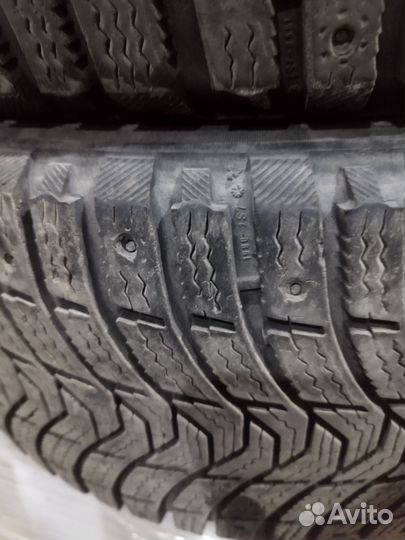 Michelin X-Ice North 3 215/50 R17