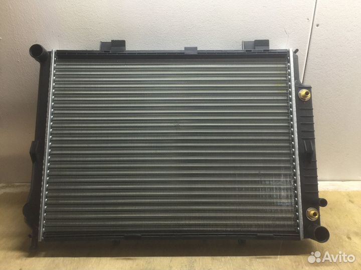 Радиатор основной Mercedes Benz W210