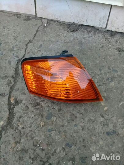 Поворотник правый Nissan Ad / Wingroad