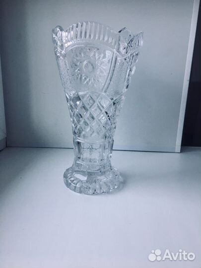Хрустальная ваза
