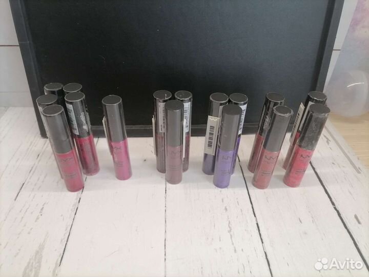 Жидкая помада крем с эф. Металлик NYX тон1, 3-7