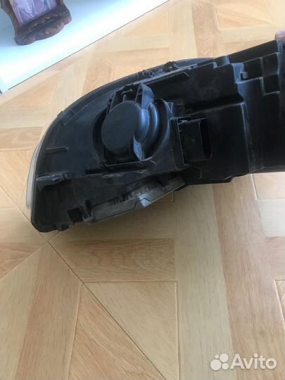 Фара (передняя) правая Audi A4 (B7, B8)