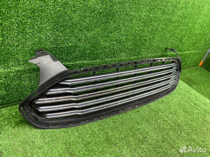 Решетка переднего бампера Ford Mondeo 5 5525