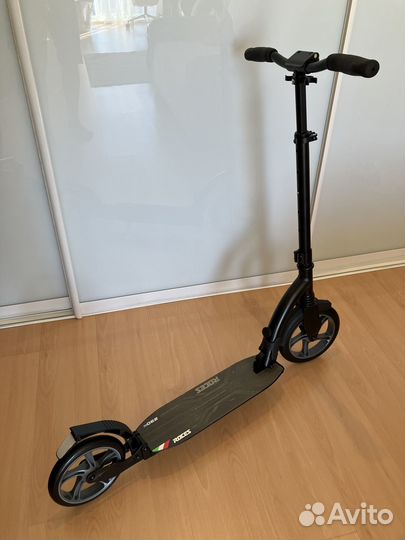 Самокат Roces (230/200 mm)