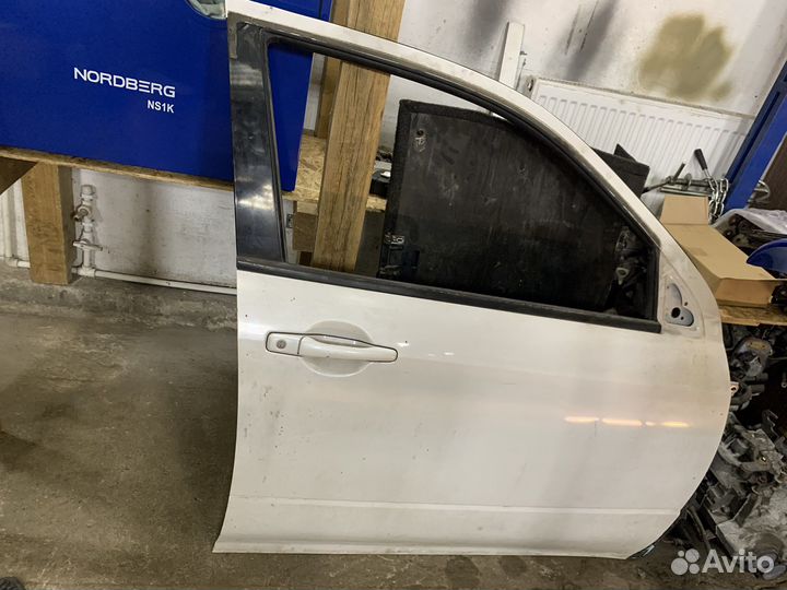 Дверь передняя правая mitsubishi airtrek