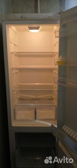 Холодильник бу indesit