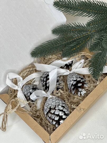 Новогодние украшения шишки