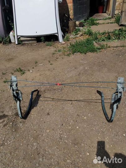 Комплект дверных петель Renault Fluence 2010 года