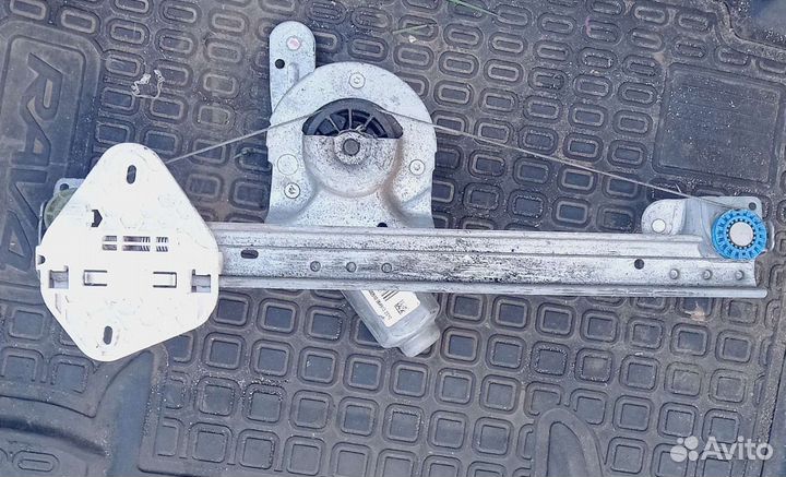 Электрический стеклоподъемник Рено Логан 1