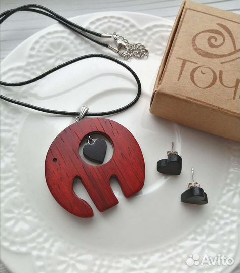 Набор украшений кулон и серьги