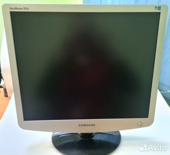 Монитор Samsung SyncMaster 932B