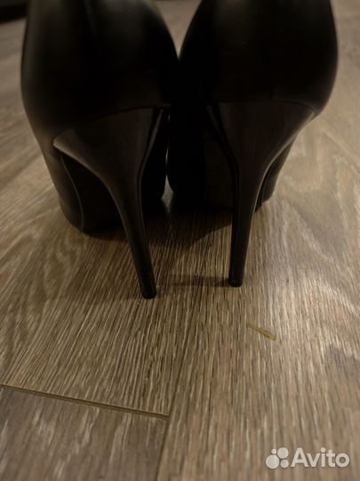 Туфли женские на шпильке 37 размер