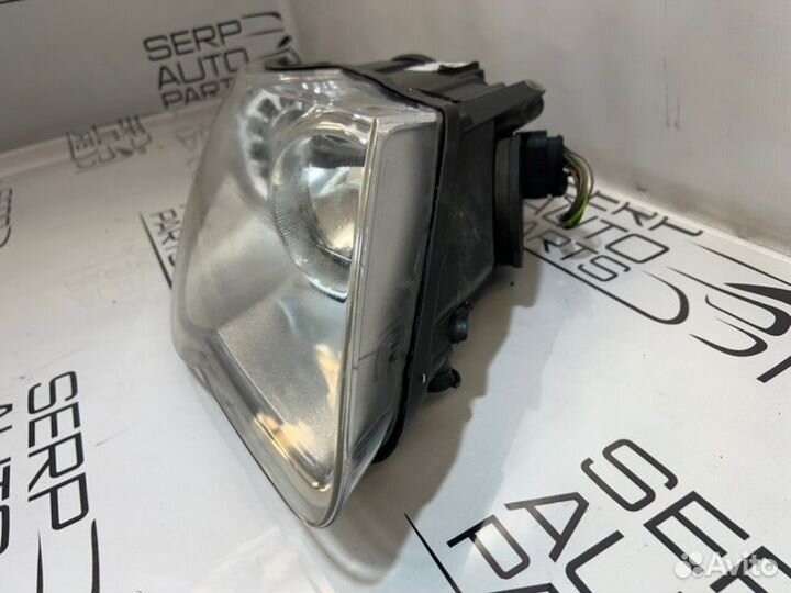 Фара правая Volkswagen Touareg 7L GP BPE 2.5