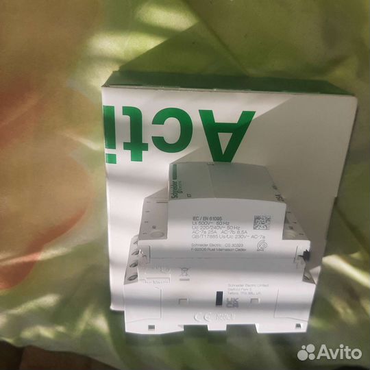 Контактор Шнайдер