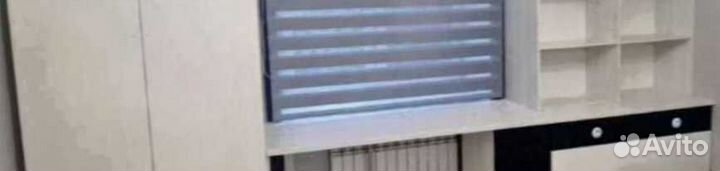 Рабочая зона в углу у окна