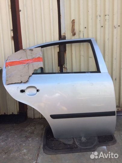 Дверь задняя правая Skoda Octavia Tour седан