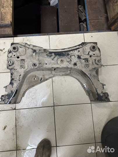 Подрамник nissan tiida ноте