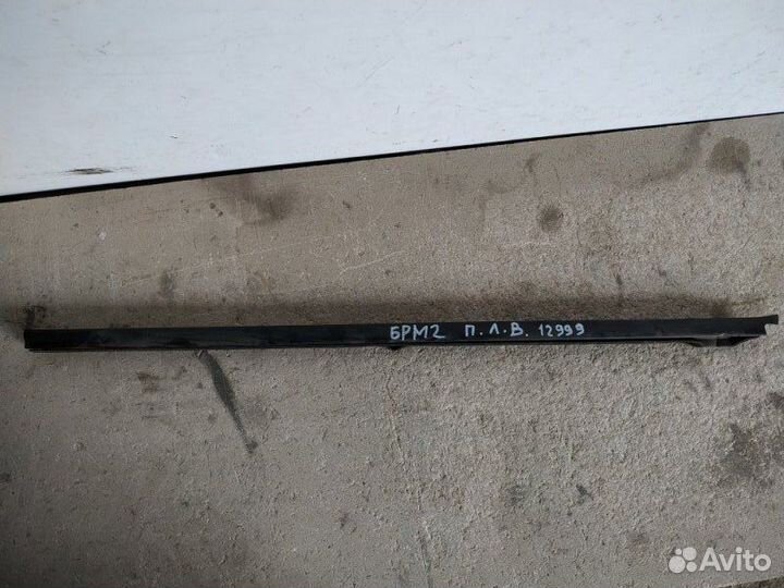 Молдинг стекла передний левый Brilliance М2