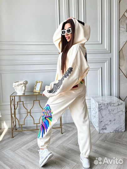 Яркий спортивный костюм 42-52