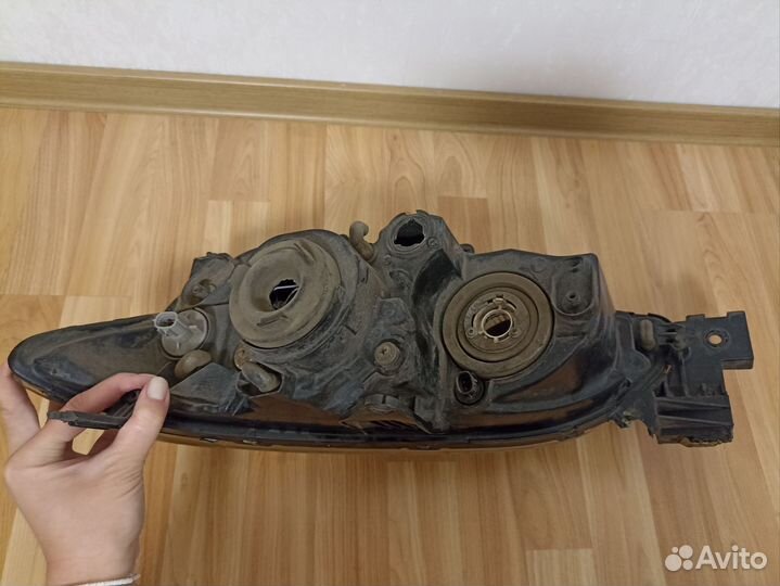 Фара передняя правая mazda3