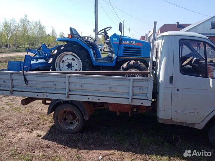Вспашка земли плугом или фрезой