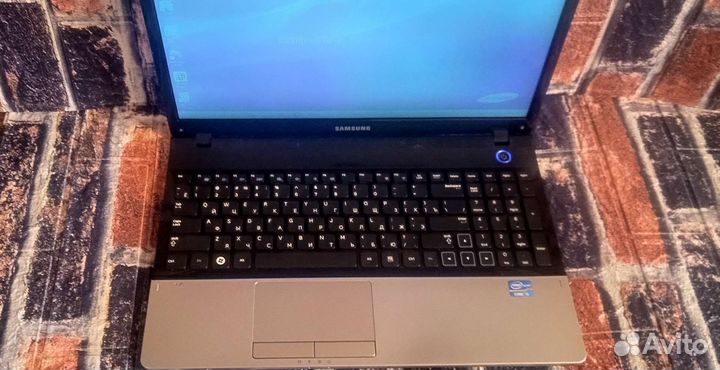Samsung np300e5a