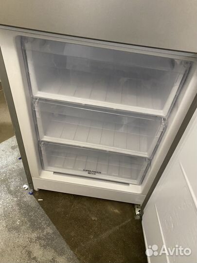 Холодильник хотпоинт аристон