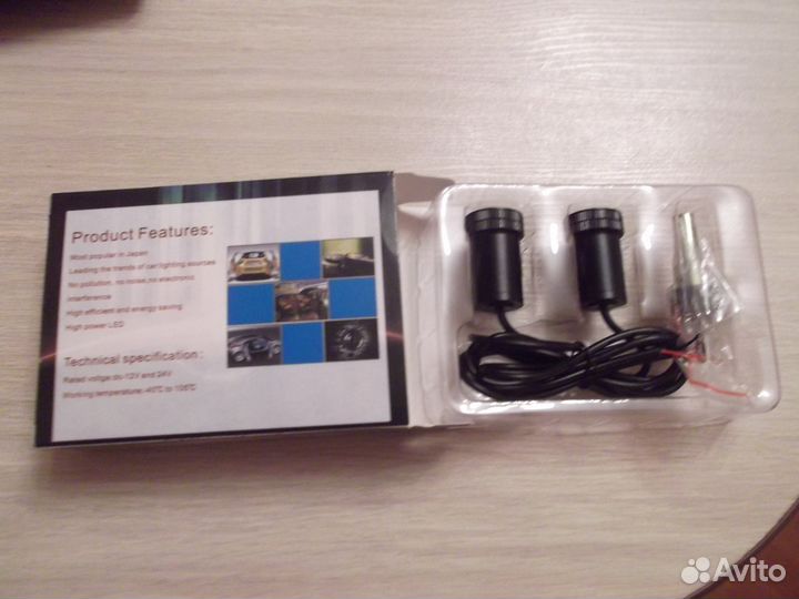 Лазерная подсветка в двери авто логотип- volvo