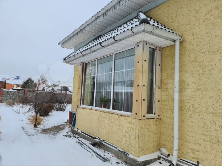 Коттедж 200 м² на участке 10 сот.