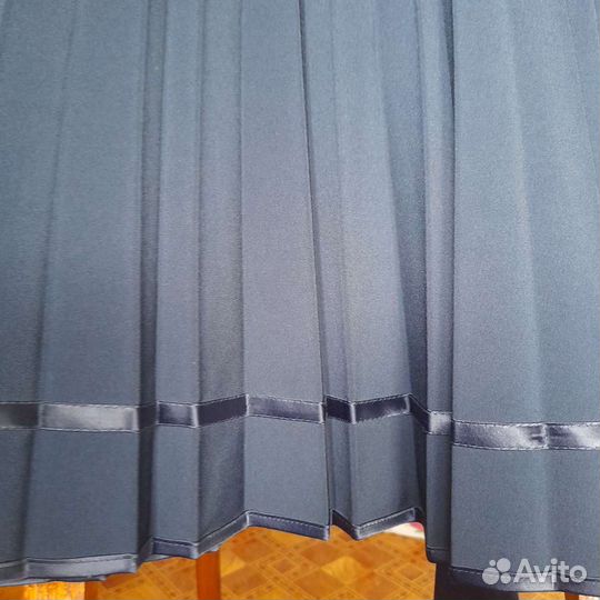 Костюм юбка,жилет и сарафан