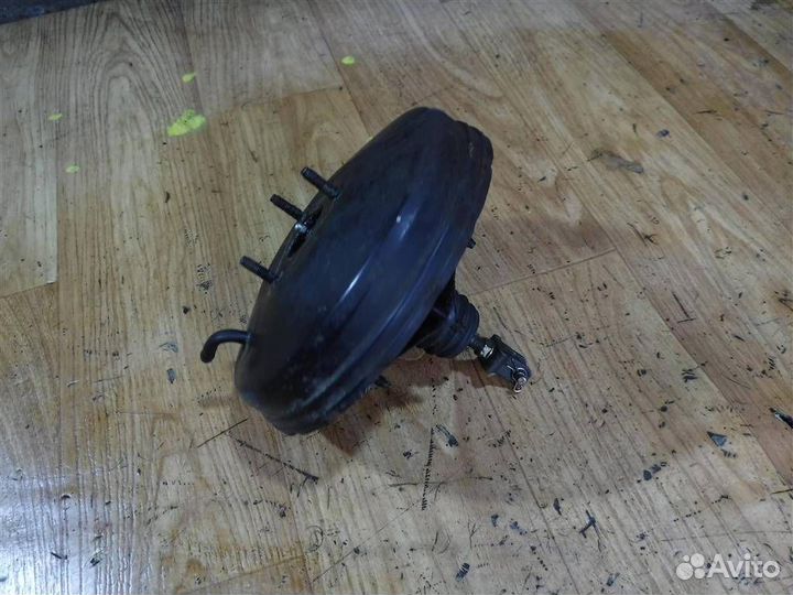 Усилитель тормозов вакуумный Toyota Corolla E10 1