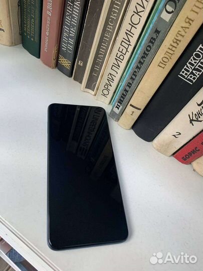 Телефон Xiaomi Redmi Note 9 Pro