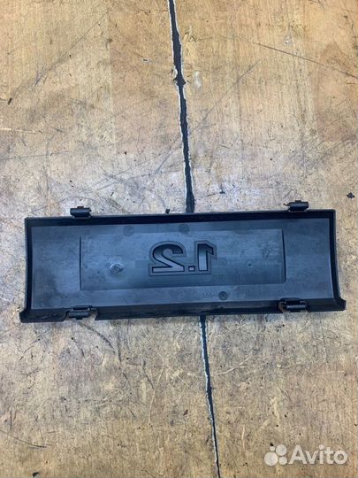 Декоративная крышка двигателя Skoda Fabia BZG 2008