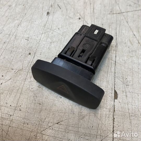 Кнопка аварийки Renault Duster