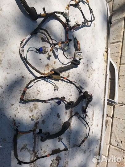 Коса двери мазда демио dw3w