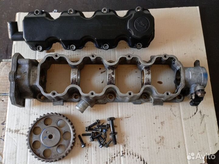 Крышка клапанов, постель распредвала,Шестерня