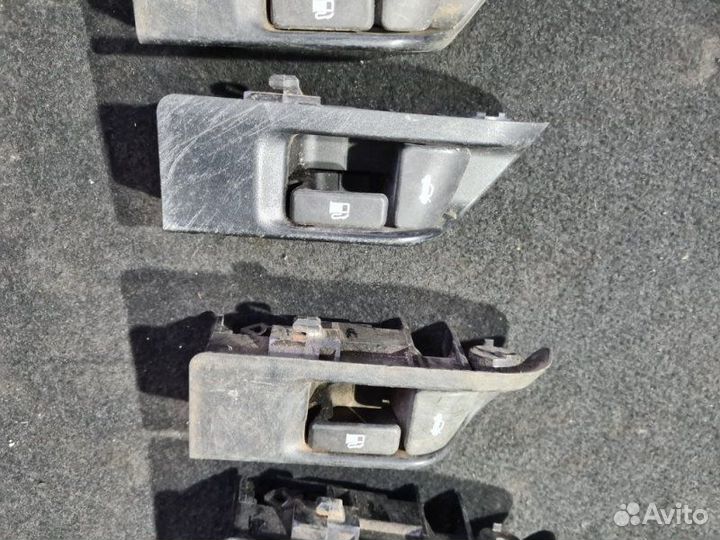 Кнопка открывания багажника Toyota Corolla E150