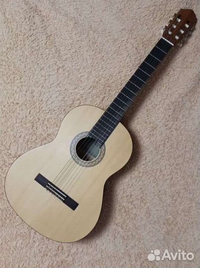 Классическая гитара yamaha c40m