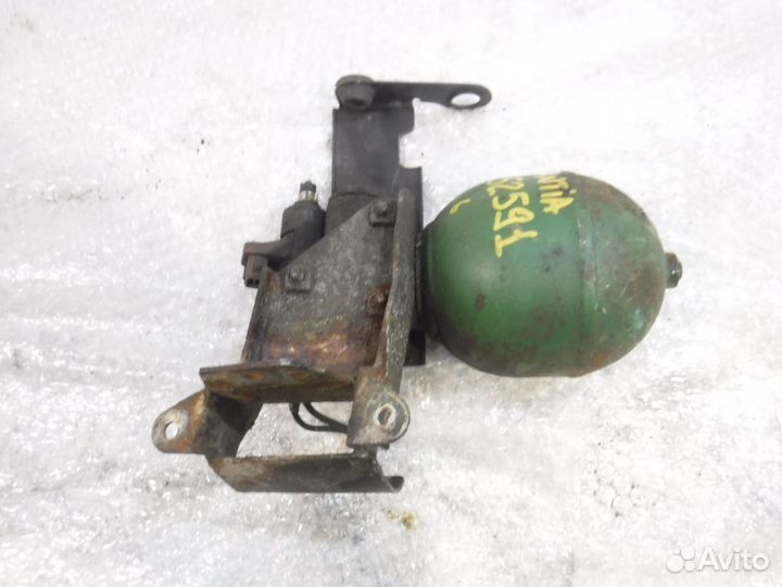 Делитель-регулятор гидроподвески