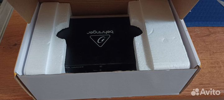 Звуковая карта Behringer UMC22