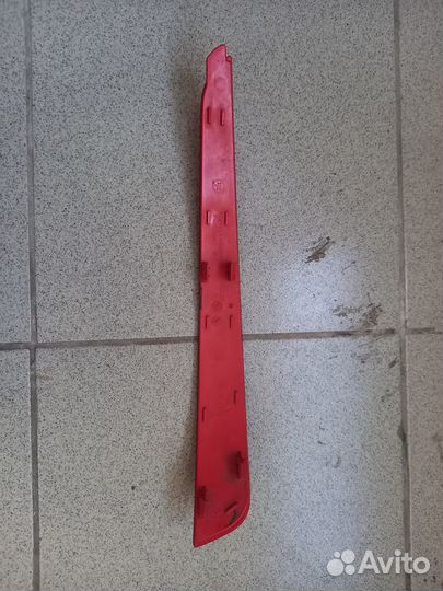 Отражатель заднего бампера правый