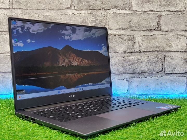 Honor MagicBook 14 Ryzen 5 3500 / Vega 8 / SSD 480