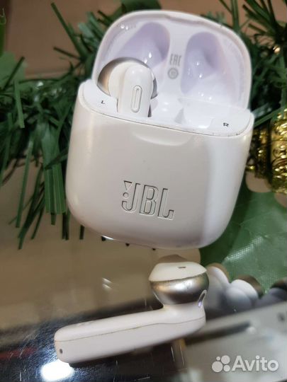 Беспроводные наушники jbl