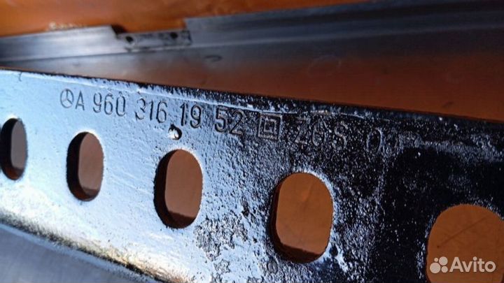 Уголок крепления ссу Mercedes-Benz Actros