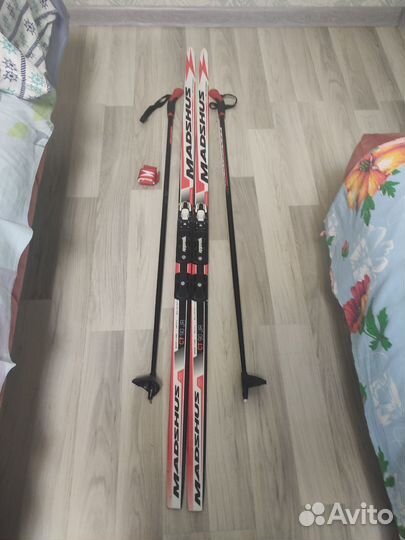 Лыжи детские 150 см торг уместен палки в комплекте