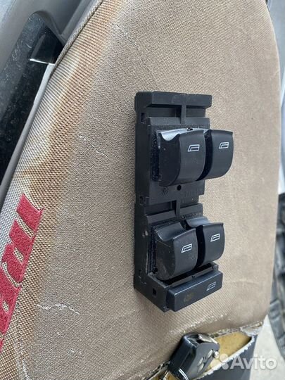 Блок кнопок стеклоподьемников