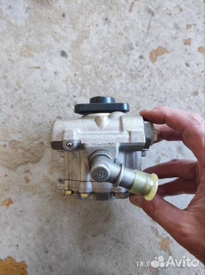 Насос гидроусилителя руля 8D0145156K