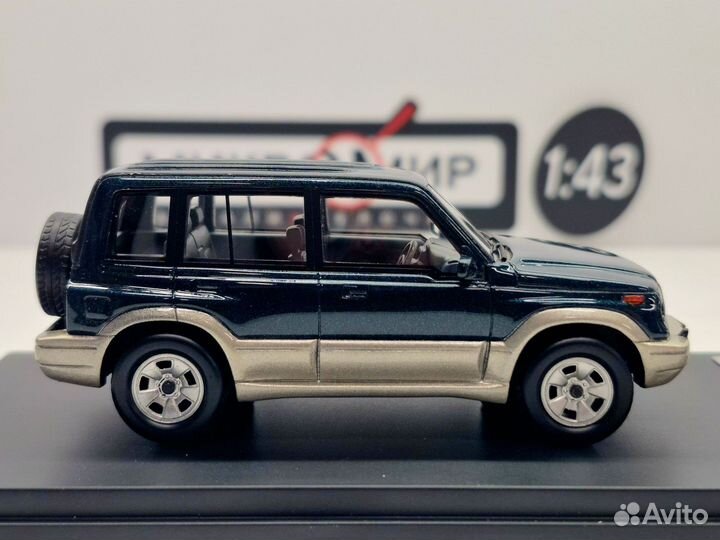 Модель Hi-Story 1/43 Suzuki Escudo TD11W, Зелёный